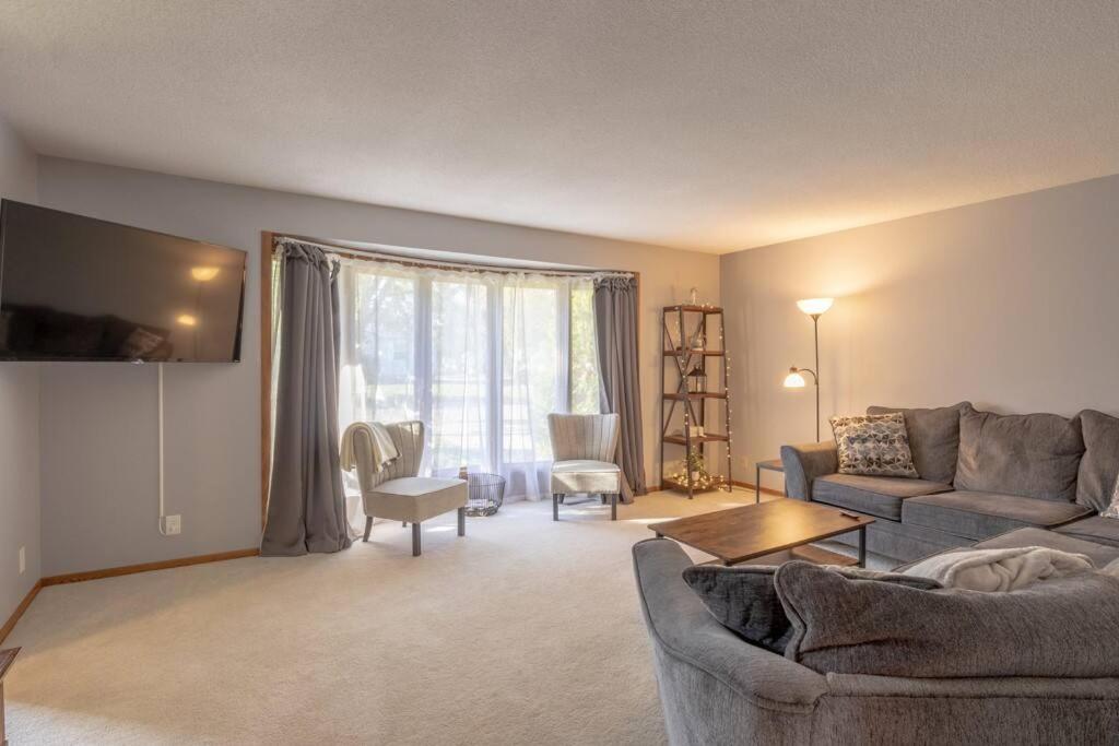 Family Home W/ 2 King, 2 Queen Beds + Game Room 베미지 외부 사진