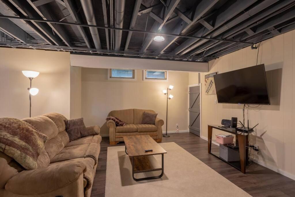 Family Home W/ 2 King, 2 Queen Beds + Game Room 베미지 외부 사진